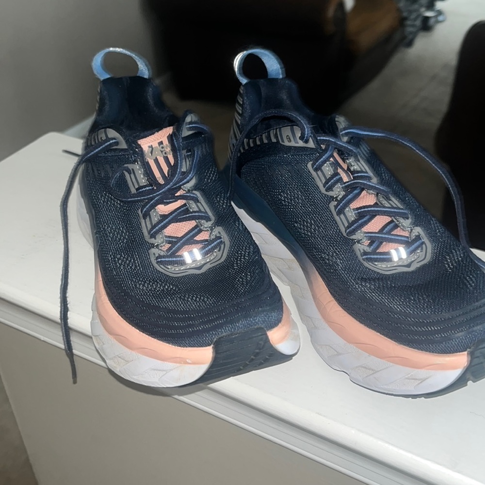 EUC Hoka sneaker